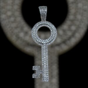 10k gold .57 carat weight si natural key diamond pendant