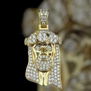 14k gold 2.1 carat weight vs natural jesus diamond pendant