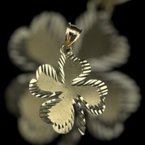 10k gold 4 leaf clover pendant
